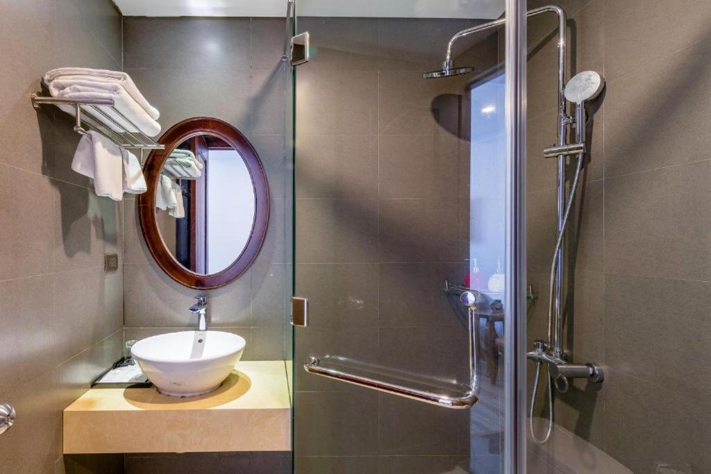 Grand Sea View Hotel & Spa Дананг Экстерьер фото