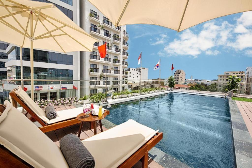 Grand Sea View Hotel & Spa Дананг Экстерьер фото